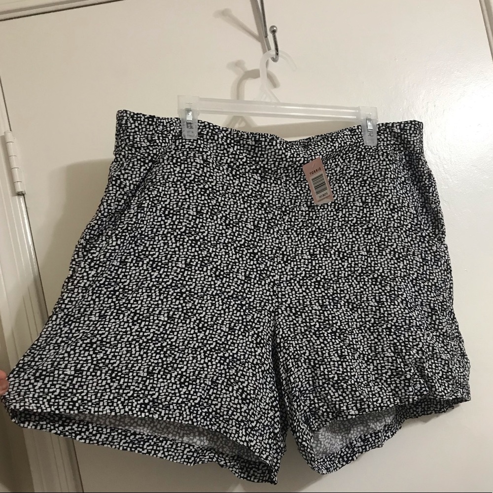 TORRID black and white patterned shorts